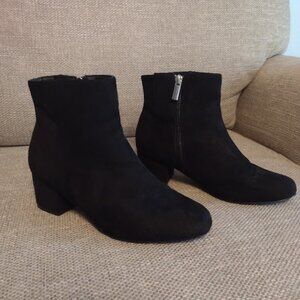 ComfortView 8 Wide Black "Suede" Booties Chunky Heel